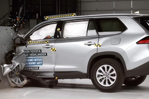 Toyota Grand Highlander 2024 không đạt danh hiệu top an toàn của IIHS