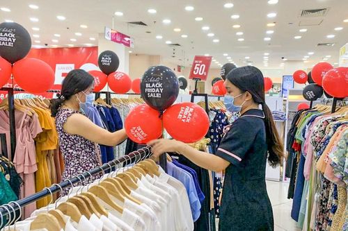Nghịch lý càng khuyến mãi giá càng tăng