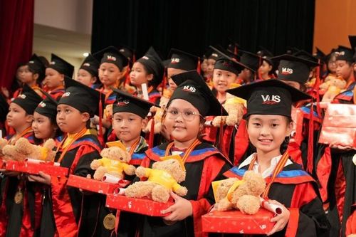 VUS lập kỷ lục với hơn 185.000 học viên đạt chứng chỉ quốc tế trong năm 2023