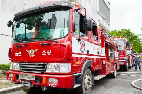 Hàn Quốc tặng 5 xe chữa cháy cho Khánh Hòa