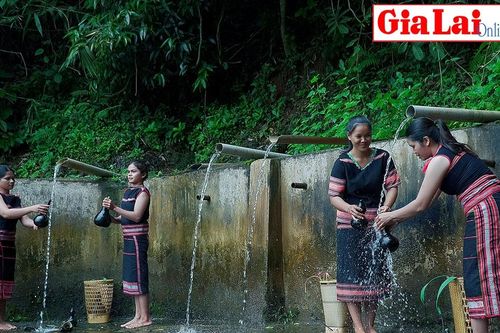 Đồng bào Jrai làm du lịch cộng đồng
