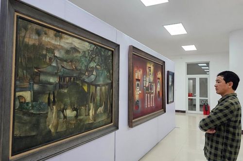 Trăn trở về không gian trưng bày tác phẩm thuộc Bảo tàng mỹ thuật Huế