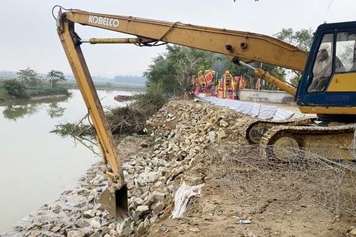 Hà Tĩnh: Triển khai khắc phục tình trạng sạt lở bờ sông, bờ biển