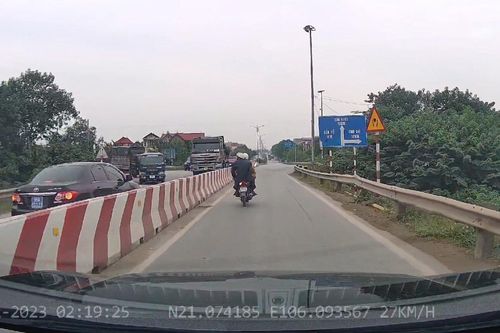 Phạt tài xế lái xe biển xanh đi ngược chiều 5 triệu đồng, tước GPLX 3 tháng