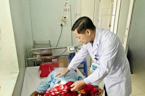 Bác sĩ khuyến cáo gì khi bị hóc xương?