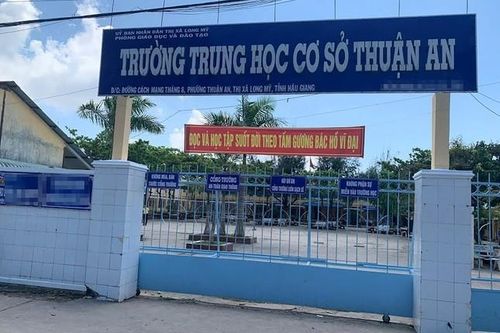 Một nam sinh lớp 7 ở Hậu Giang nhảy lầu, nghi do tức giận khi bị bạn học chọc ghẹo