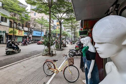 Hà Nội: Thiếu bãi đỗ xe theo quy hoạch, tràn lan điểm trông giữ tự phát