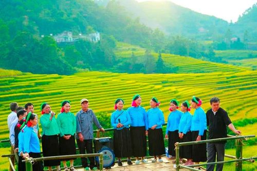 Nghệ thuật trình diễn hát soóng cọ được vinh danh