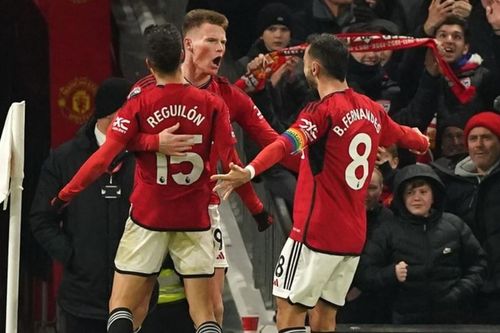 Man Utd đánh bại Chelsea giữa tin đồn nội bộ lục đục