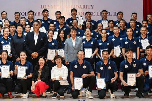 Huyền thoại bóng chuyền nữ Việt Nam vừa lập kỷ lục hiếm có, lại báo tin vui mới cho người hâm mộ