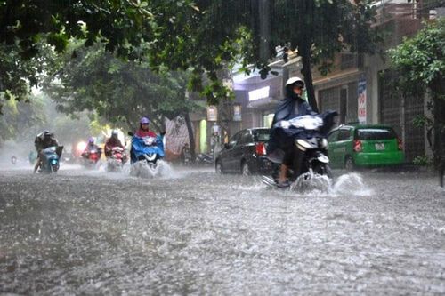 Nhiều khu vực từ Quảng Trị đến Quảng Ngãi tiếp tục mưa to