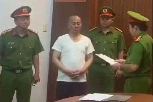 Người tự xưng sư thầy Thích Tâm Phúc dính lùm xùm gì trước khi bị bắt?