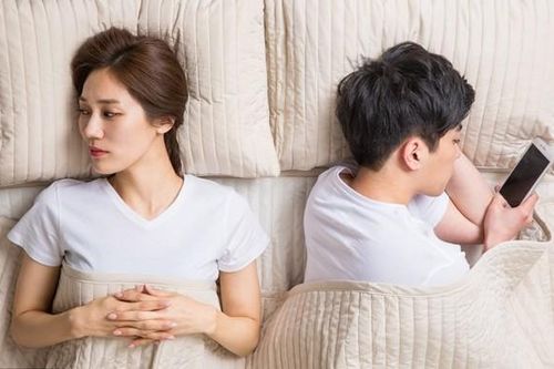 Mẹ chồng ngày nào cũng gọi video call, con dâu muốn ly hôn
