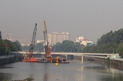 Cận cảnh cầu đi bộ trên kênh Nhiêu Lộc - Thị Nghè sắp hoàn thiện