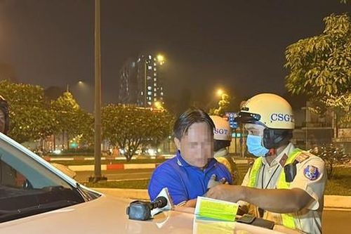 CSGT đo nồng độ cồn cả ngày lẫn đêm làm nóng hội trường kỳ họp HĐND TPHCM