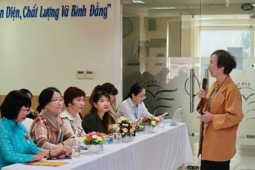 Gỡ rào cản giới trong lãnh đạo quản lý cho phụ nữ