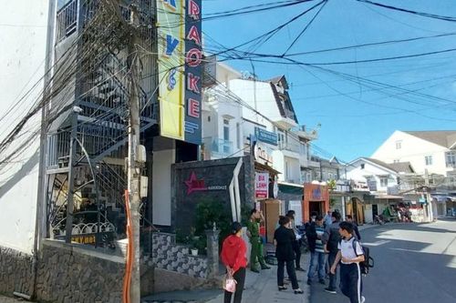 Mâu thuẫn tiền 'bo' cho tiếp viên, một thanh niên bị đâm tử vong