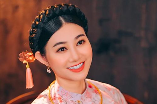Nữ nghệ sĩ cải lương trẻ nhất được phong tặng NSND là ai?