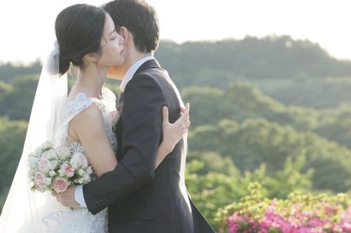 Chồng Nhật ngại tạo dáng, vợ Việt chờ 5 năm chụp ảnh cưới tuyệt đẹp 0 đồng