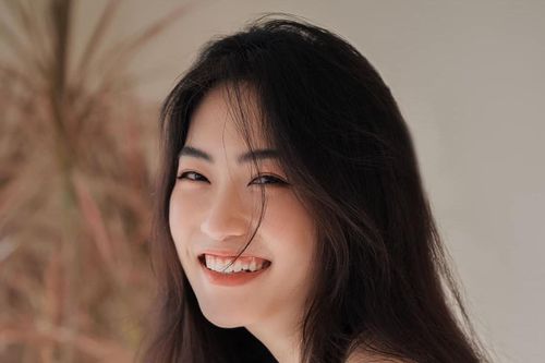 Sắc đẹp hút hồn của Hoa khôi bóng chuyền Trần Việt Hương