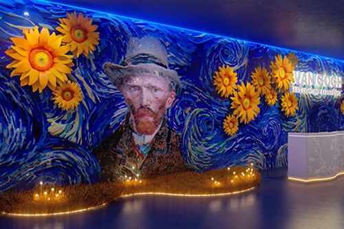 Chìm đắm trong thế giới Van Gogh, ánh sáng và hoa lần đầu tiên tại Việt Nam