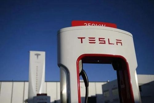 Hãng sản xuất ôtô Tesla đứng trước khó khăn do vấn đề tiền lương