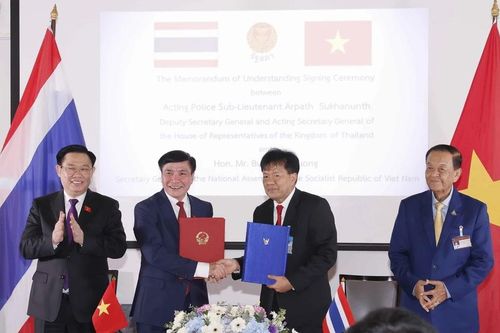 Quốc hội Việt Nam và Hạ viện Thái Lan ký Bản ghi nhớ tăng cường hợp tác