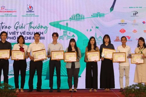 Phóng viên báo Tin tức đạt giải Báo chí viết về Du lịch TP Hồ Chí Minh lần thứ 13