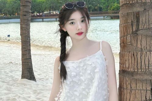 Mê mẩn ngắm nhan sắc của 'tiên nữ mukbang' người Nghệ An