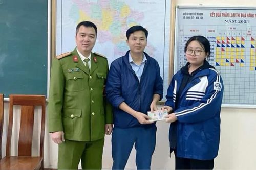 Nhặt được số tiền gần 40 triệu đồng, nữ sinh Phú Thọ có hành động đáng khen ngợi