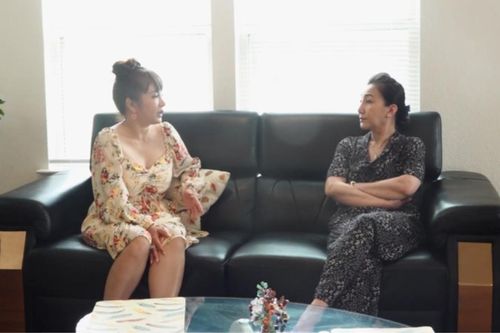Nữ nghệ sĩ nổi tiếng một thời nay ở nhà thuê, làm nail tại Mỹ: Bị khách mắng mỏ, bệnh tật triền miên