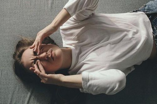 Nguyên nhân gây mờ mắt và đau đầu đột ngột, số 2 còn đe dọa tới tính mạng