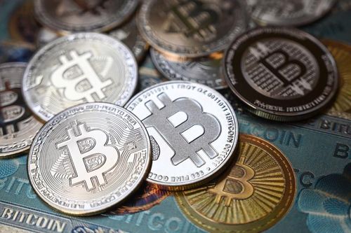 CEO JPMorgan Chase lại đả kích tiền ảo giữa lúc giá bitcoin tăng mạnh