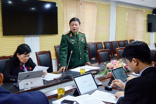 Sôi nổi thảo luận giải pháp phát triển kinh tế - xã hội