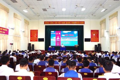 Các đơn vị quân đội tổ chức Hội nghị đối thoại dân chủ