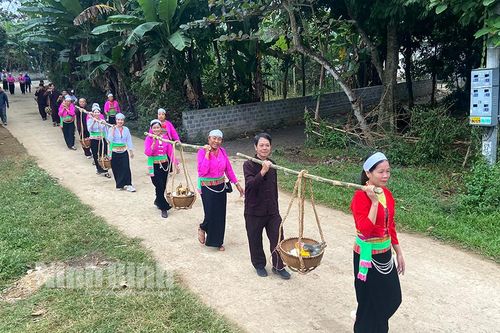 Phục dựng đám cưới của đồng bào dân tộc Mường ở xã Quảng Lạc