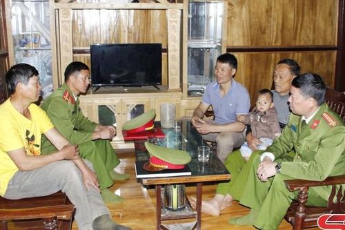 Mô hình 'Hộ tự quản, bản an toàn về an ninh trật tự'