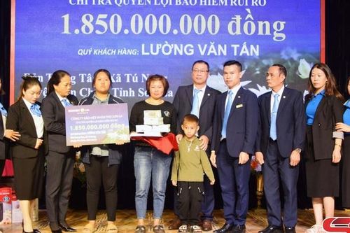 Công ty Bảo Việt nhân thọ Sơn La chi trả 1 tỷ 850 triệu đồng quyền lợi bảo hiểm cho khách hàng