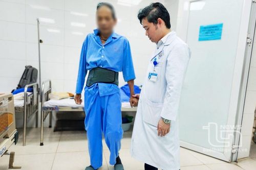 Phẫu thuật cột sống thành công cho bệnh nhân cao tuổi, mắc nhiều bệnh lý nền nặng