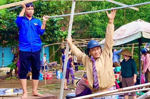 Sẻ chia với tiểu thương chợ Khe Tre