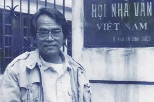 Hoàng Phủ Ngọc Tường và 'Chuyện cơm hến'