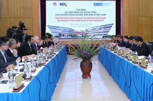 'Doanh nghiệp bán dẫn Hoa Kỳ cần gì, chúng tôi cố gắng hỗ trợ đầy đủ'