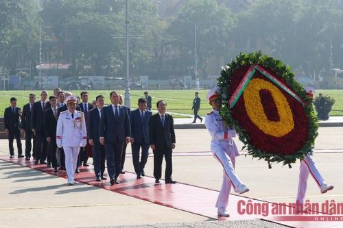 Thủ tướng Cộng hòa Belarus viếng Lăng Chủ tịch Hồ Chí Minh
