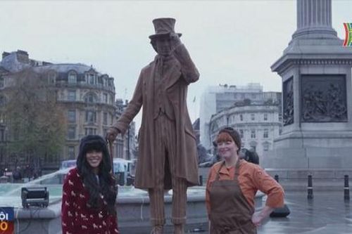 Khánh thành tượng socola, nhân vật chính trong phim 'Wonka'