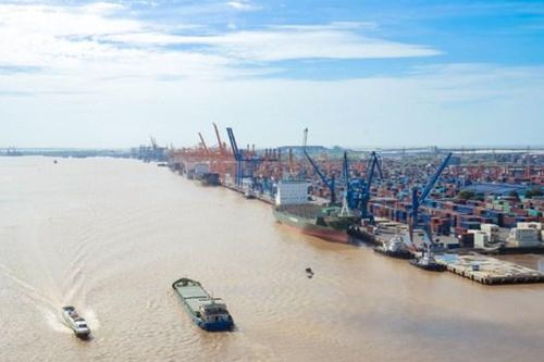 Phân cấp quản lý nhà nước về GTVT đường thủy nội địa tại cảng, bến thủy nội địa, khu neo đậu