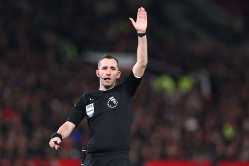 Man Utd thắng thuyết phục, trọng tài vẫn gây tranh cãi