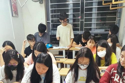 Chấn chỉnh hoạt động các trung tâm tin học - ngoại ngữ