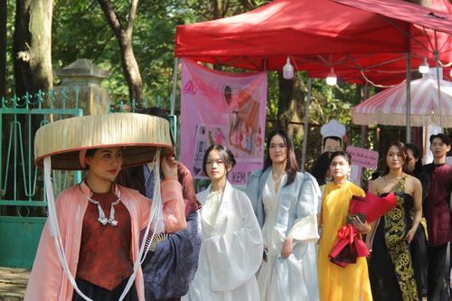 Thời trang và dấu ấn văn hóa