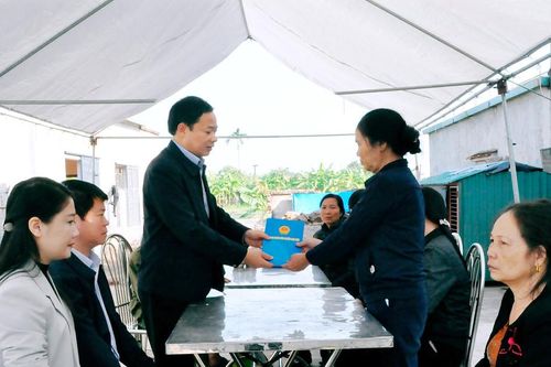 Thăm hỏi, hỗ trợ gia đình 2 nạn nhân thiệt mạng trong vụ nổ