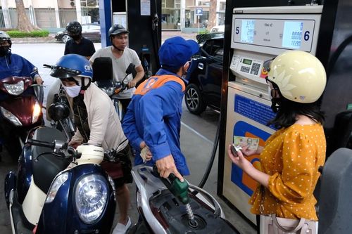 Tiếp tục giảm thuế bảo vệ môi trường xăng, dầu: Giải pháp tình thế phù hợp